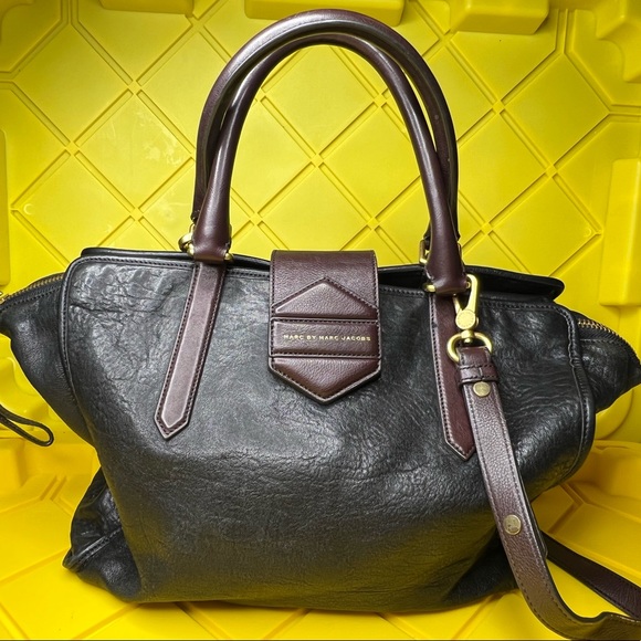 Marc Jacobs Flipping Out Tote Black Leather Crossbody Bag
